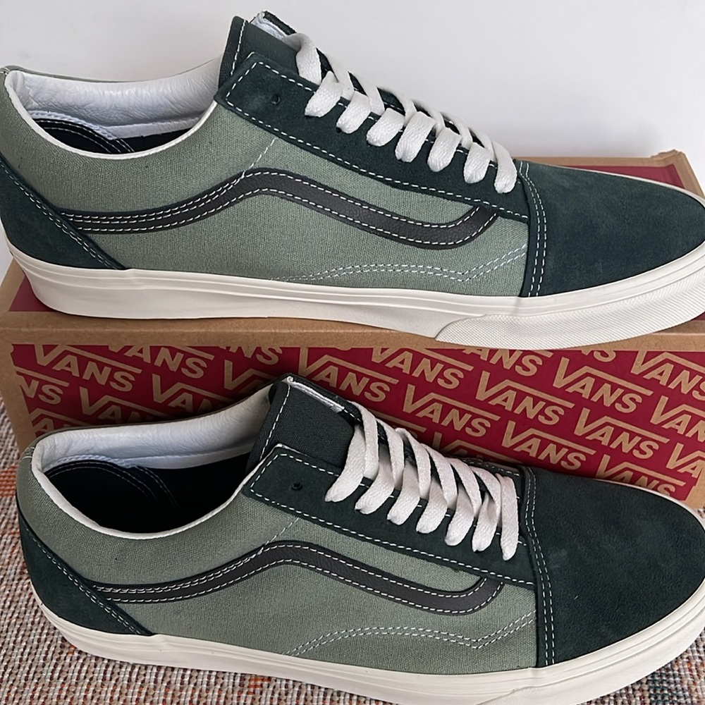 Vans WMNS Old Skool
Earth Tones Green Gables
VN0007NT2LN
Sneakers - Picture 3 of 16